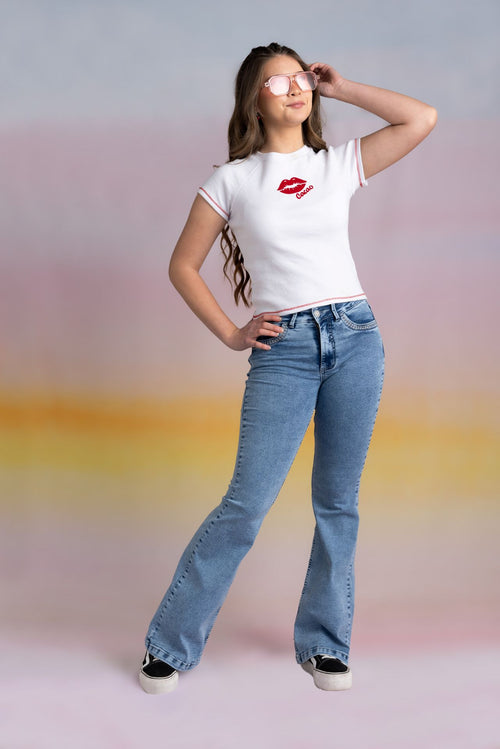 Jeans Elcira Flare Bordado Contorno Bolsillos Azul Cacao