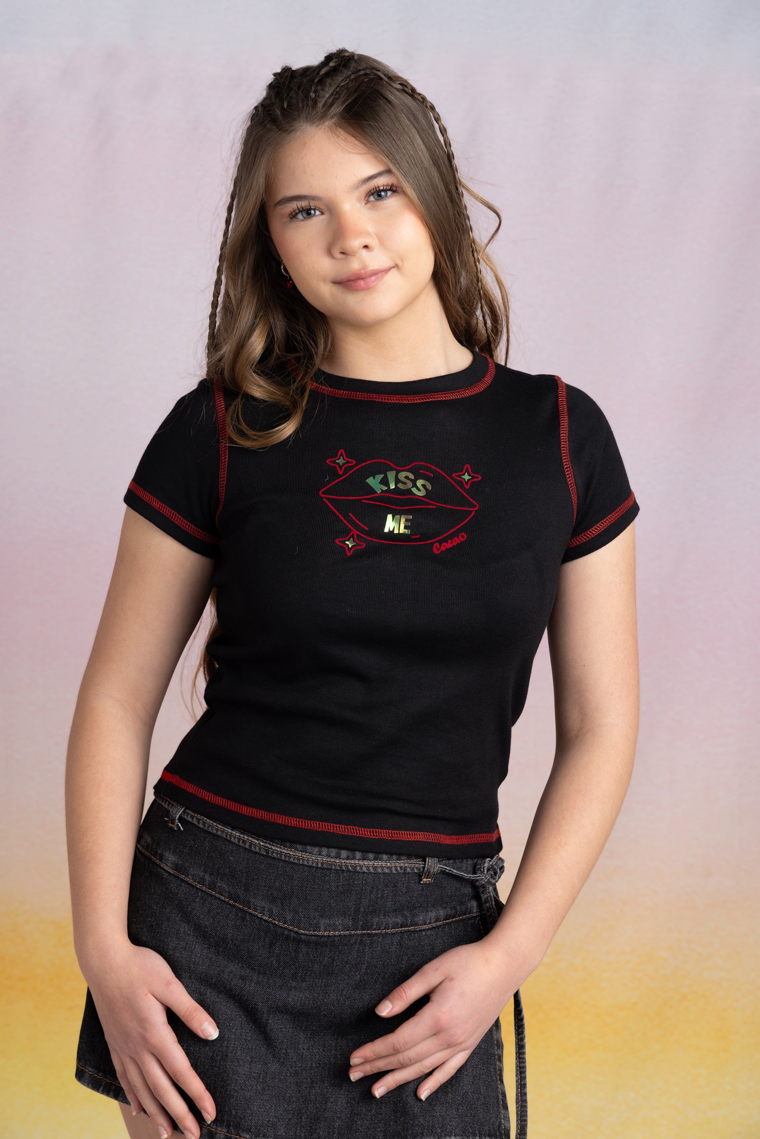 Polera Toledo Regular Hilo Contratono y Estampado Negro Cacao