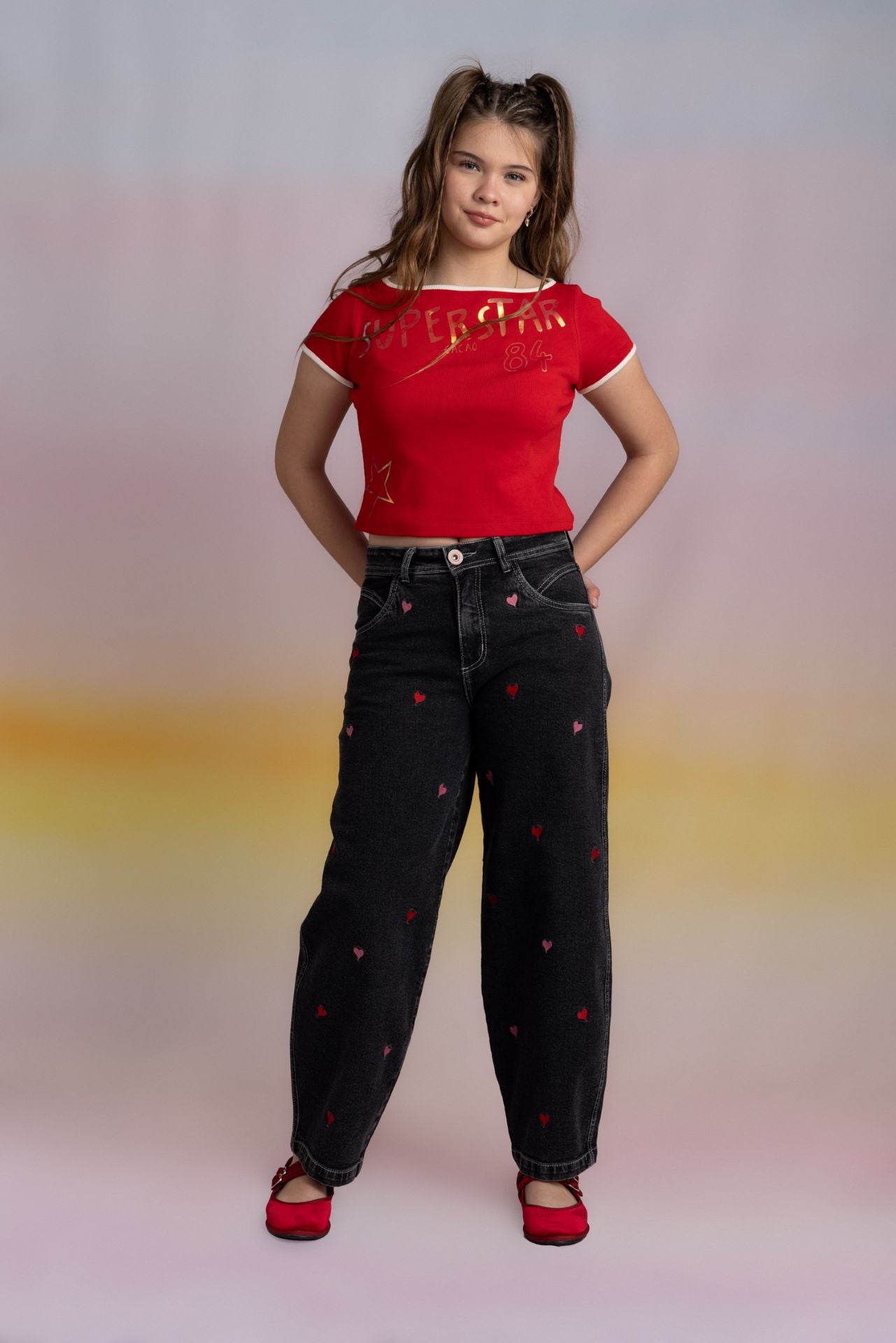 Polera Kut Regular Escote Barco y Estampado Rojo Cacao